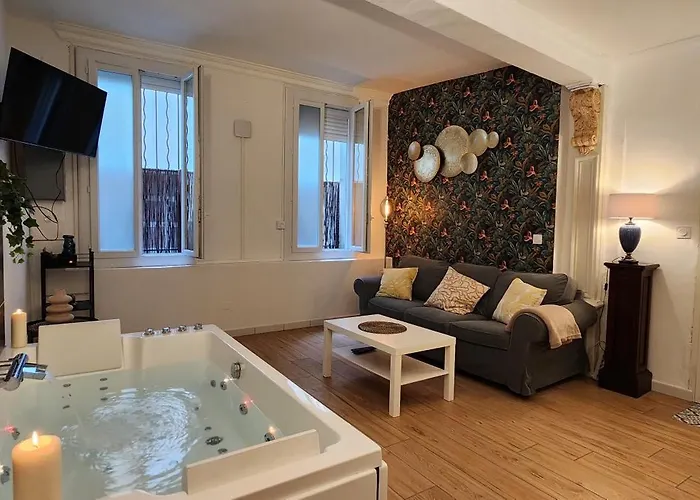 Serenite Au Palais Suite Romantique Jacuzzi